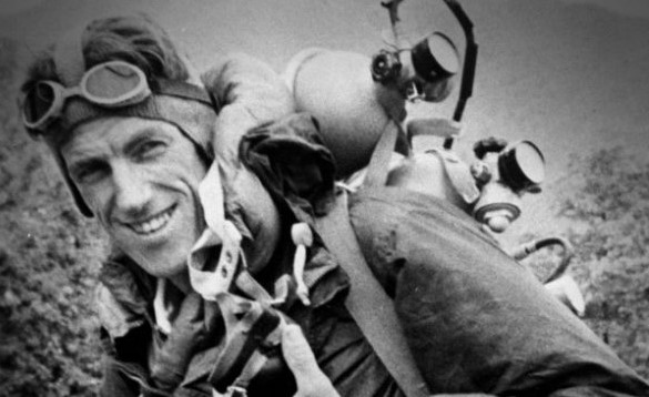 Imagen de la noticia: Un día como hoy, 11 de enero en la historia: 2008 muere en Nueva Zelanda a los 88 años, Edmund Hillary, primer hombre que coronó la cima más alta de la Tierra.