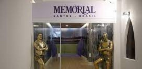 Imagen de la noticia: Pelé recibe sepultura en la ciudad a la que dio fama mundial