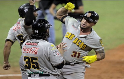 Imagen de la noticia: Lvbp (Final): Tiburones sufre nueva derrota 8 carreras por 5