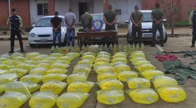 Imagen de la noticia: Estado Bolívar: Detienen a tres efectivos de la GNB y tres civiles por tráfico de 2.300 litros de combustible