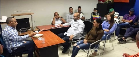 Imagen de la noticia: Municipio Santa Rita: Alcalde Alenis Guerrero se reúne con representantes de instituciones educativas y comunidades organizadas a propósito del Desfile de Carnaval 2023