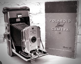 Imagen de la noticia: Un día como hoy, 21 de febrero en la historia: 1947 Edwin Land muestra por primera vez una ‘cámara instantánea’, la Polaroid Land Camera