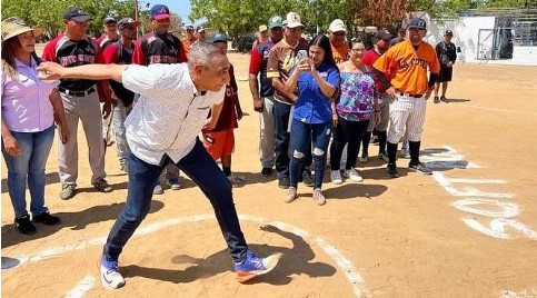 Imagen de la noticia: Municipio Santa Rita: Alcalde Alenis Guerrero inaugura campeonato de Softbol realizado en honor a San José