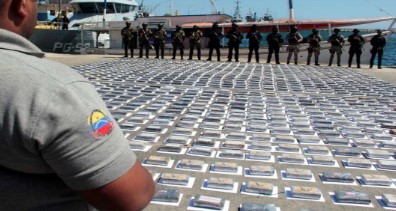 Imagen de la noticia: Estado Sucre: Detienen embarcación con 1,3 toneladas de cocaína y 15 traficantes