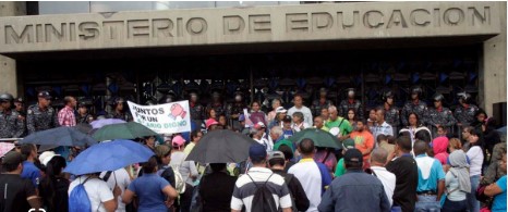 Imagen de la noticia: Federación Venezolana de Maestros se reunirá con la ministra para fijar posición sobre su salario