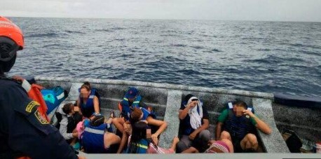 Imagen de la noticia: Colombia: Rescatan a 26 migrantes cerca de la isla colombiana de San Andrés