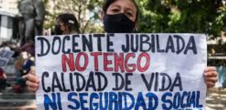 Imagen de la noticia: Sindicato Nacional de Funcionarios Públicos: «Jubilados del Ministerio de Educación recibirán pago fraccionado de 400 dólares»