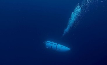 Imagen de la noticia: Hallan fragmentos en el fondo del océano durante la búsqueda del sumergible Titán desaparecido con 5 personas a bordo
