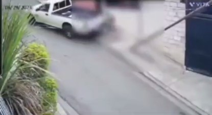 Imagen de la noticia: Ecuador: Fallece niño venezolano al ser impactado por una camioneta