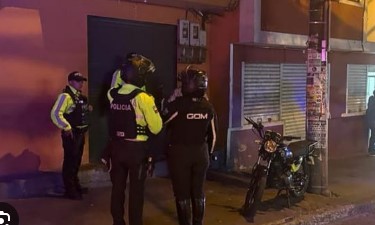 Imagen de la noticia: Ecuador: En aparente ajuste de cuentas acribillaron a dos venezolanos en una peluquería