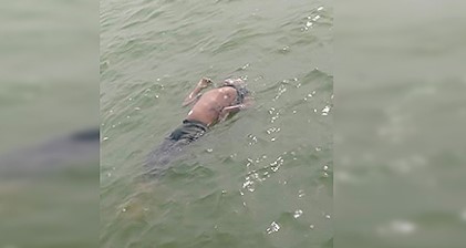 Imagen de la noticia: Estado Zulia: Hallan cadáver en el Lago de Maracaibo atado del cuello a los pies