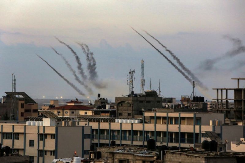 Imagen de la noticia: “Estamos en guerra”: casi 350 muertos en una jornada sangrienta tras el ataque de Hamás y la respuesta de Israel