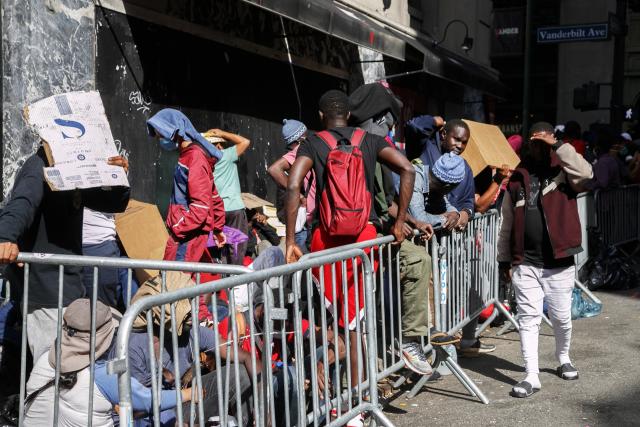 Imagen de la noticia: Nueva York limitará a 60 días la estadía de familias con niños en albergues