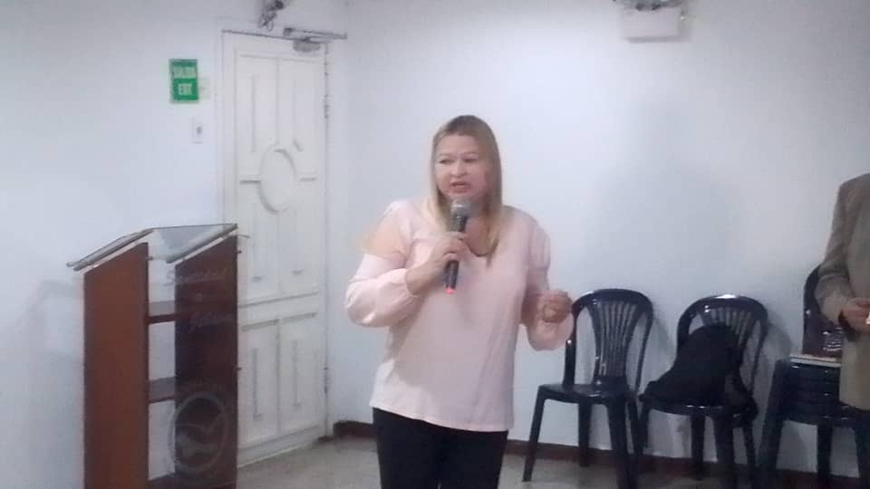 Imagen de la noticia: Municipio Cabimas: IMMUJER dicta la conferencia «Reflexiones en Torno al Femicidio» a funcionarios públicos