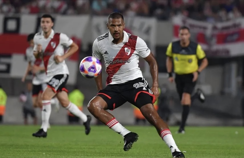 Imagen de la noticia: Salomón Rondón estaría en negociaciones con River para interrumpir su contrato