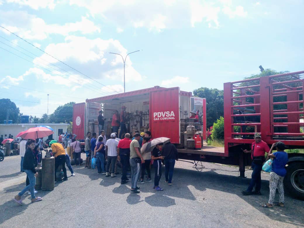 Imagen de la noticia: Municipio Baralt: Cuadrantes de Paz y organismos de seguridad garantizaron orden y resguardo durante jornada de suministro de GLP en Pueblo Nuevo