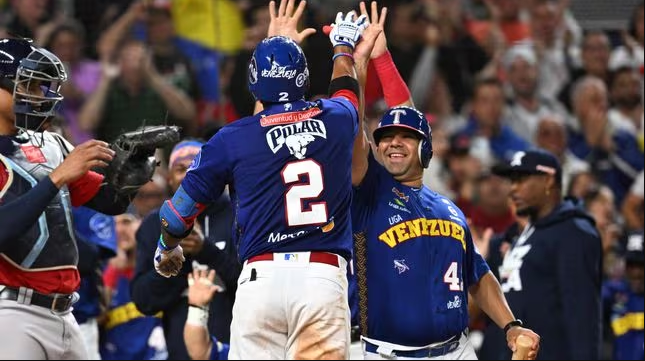 Imagen de la noticia: Tiburones le quita el invicto a Federales De Chiriquí en la Serie del Caribe 2024