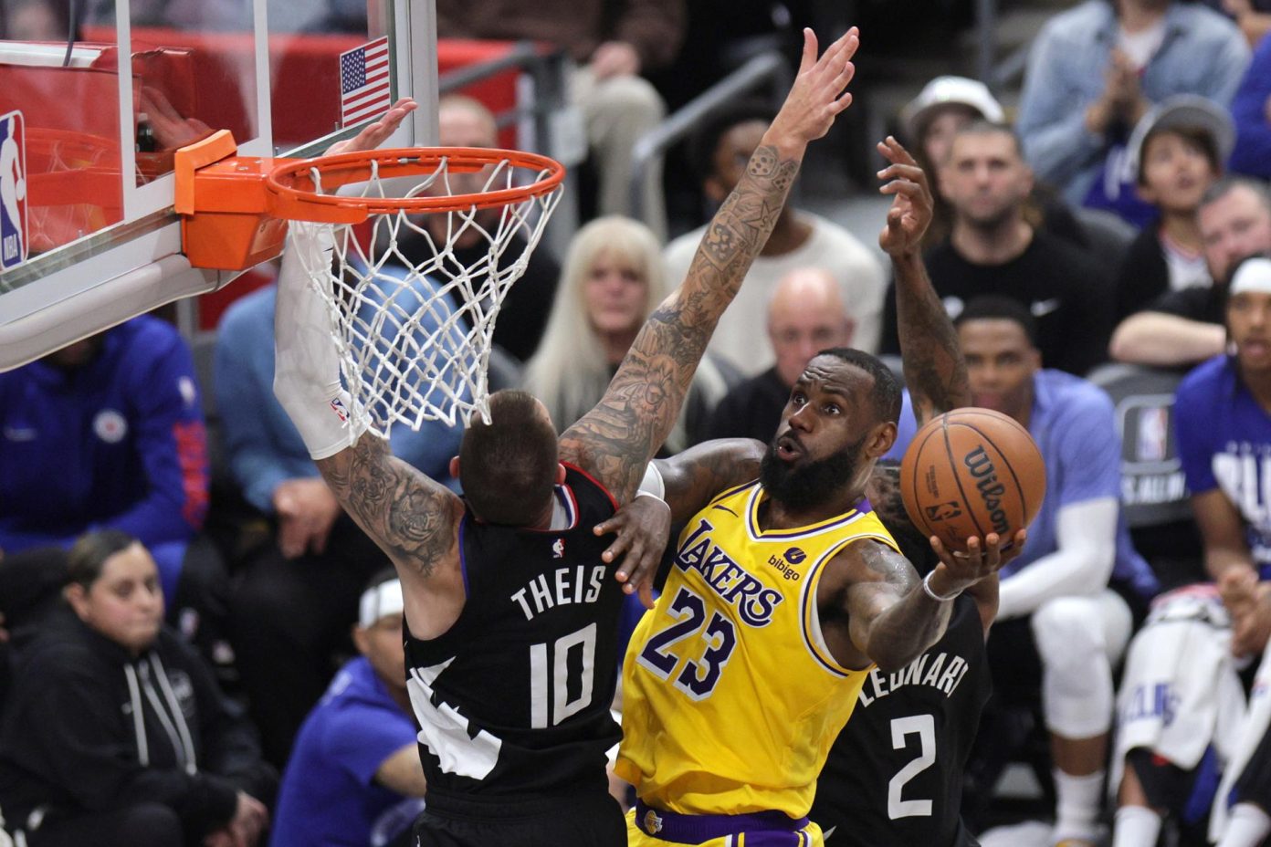 Imagen de la noticia: LeBron James superó los 40.000 puntos en la NBA: «Odio que pasara en una derrota»