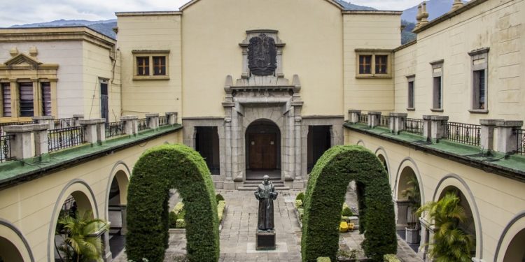 Imagen de la noticia: Observatorio de DD HH de la ULA rechaza sentencia del TSJ que suspende las elecciones universitarias