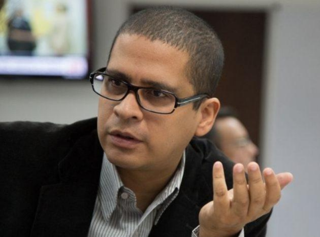 Imagen de la noticia: Un Nuevo Tiempo escondió que ya había inscrito a Rosales porque quería que lo anunciaran como candidato unitario, señaló Nicmer Evans