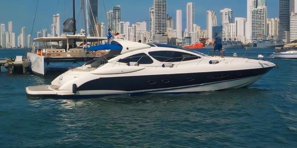 Imagen de la noticia: Yate se hundió en Cartagena con 14 pasajeros a bordo, 12 son estadounidenses