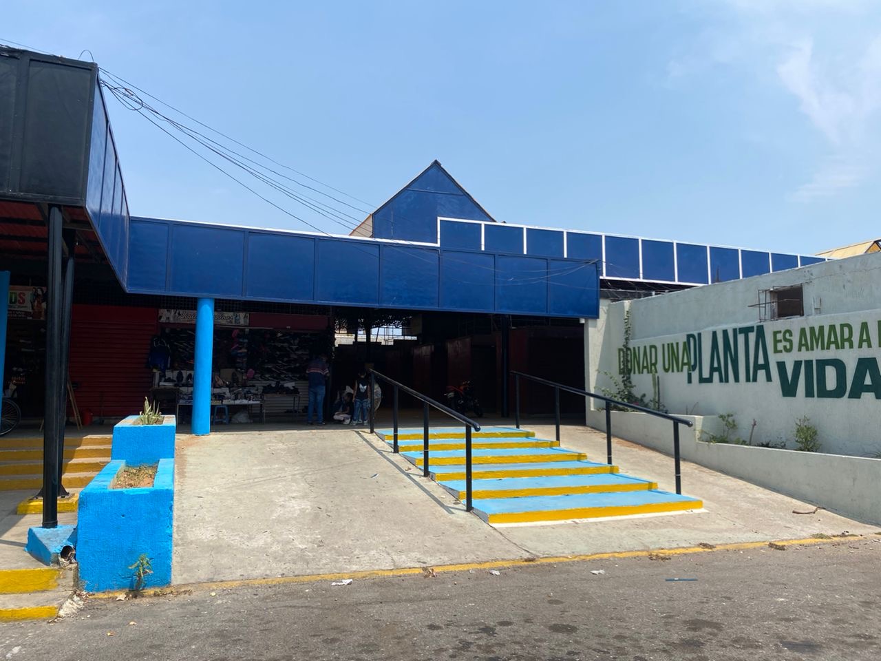 Imagen de la noticia: Municipio Cabimas: Alcaldía y Emdemco avanzan en la recuperación de los espacios del Mercado de Detallistas.