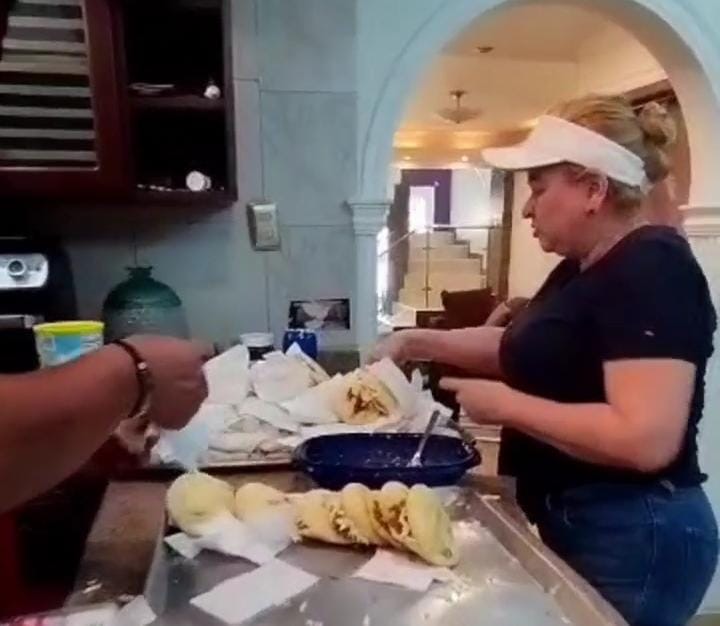 Imagen de la noticia: Municipio Cabimas: Primera dama benefició más de 100 niños con programa de Alimentación «Visitando tu Parroquia»