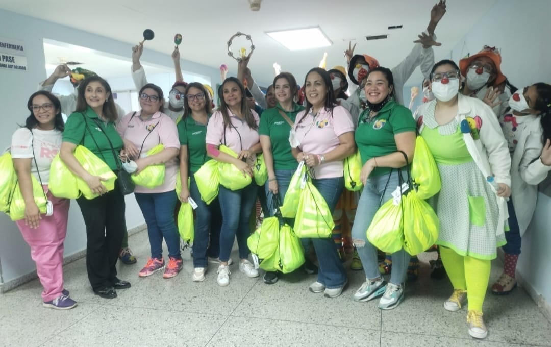Imagen de la noticia: Municipio Cabimas: El Comité de Damas del Club Ítalo Cabimas realizó labor social en el Hospital Adolfo D’ Empaire