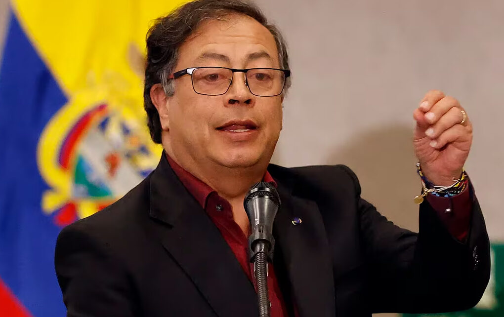Imagen de la noticia: Colombia: Gustavo Petro condena ataque del ELN en Arauca: «Cierra un proceso de paz con sangre»