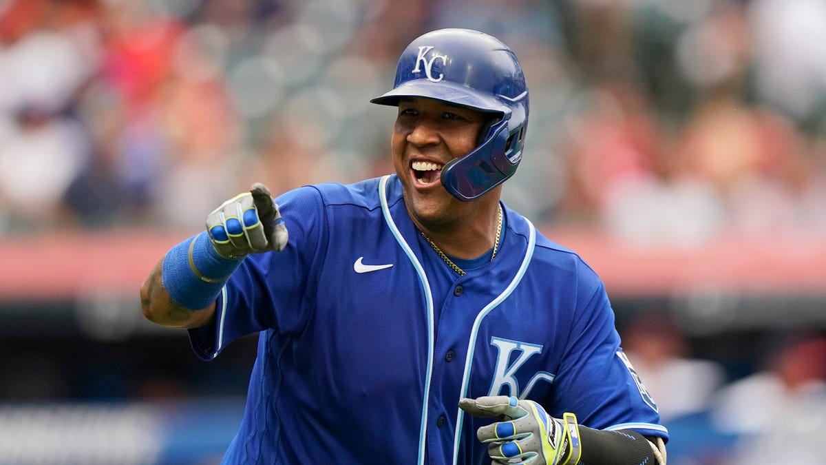 Imagen de la noticia: Béisbol: Salvador Pérez ganó el Premio Roberto Clemente 2024