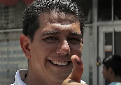 Imagen de la noticia: México: Asesinan a Alcalde y dejaron su cabeza en el techo de una camioneta