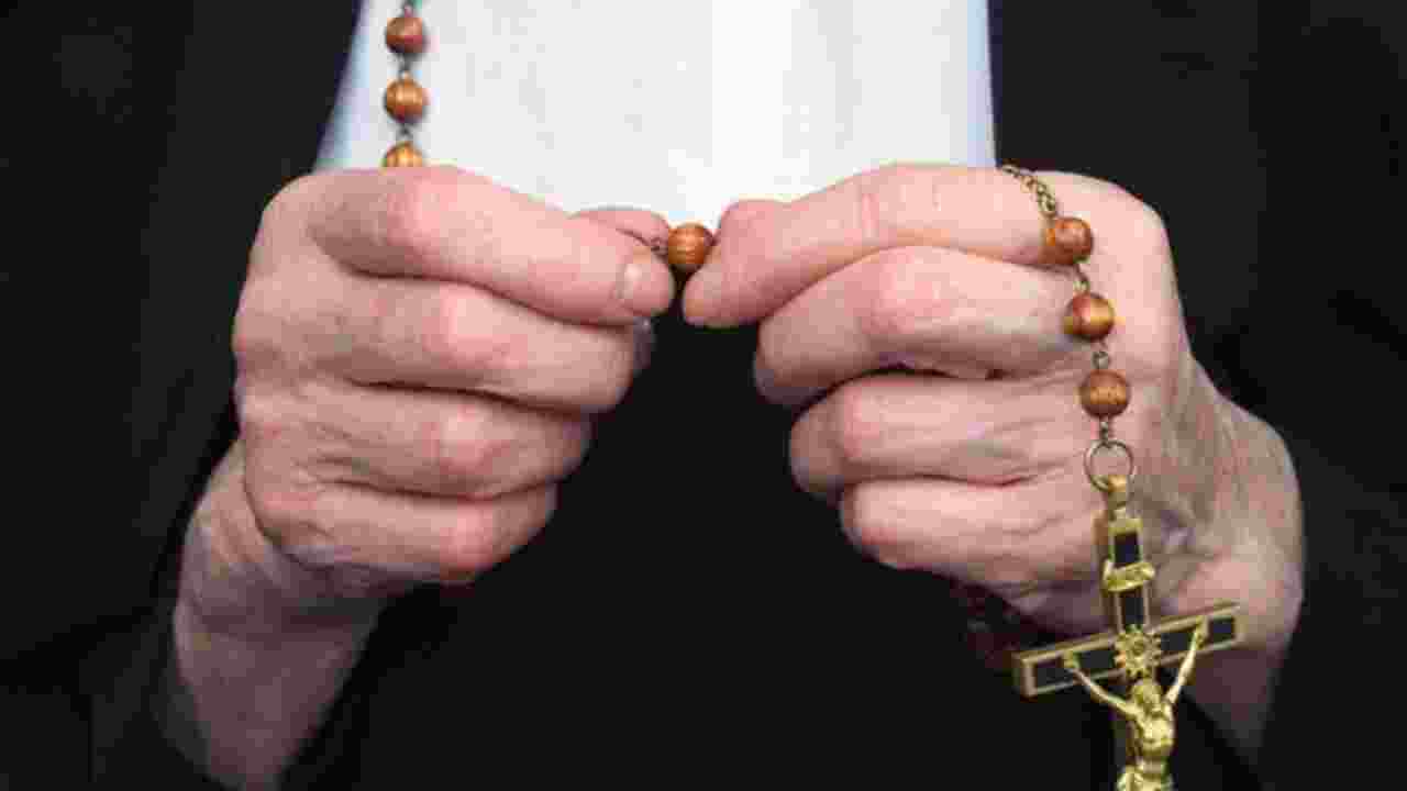 Imagen de la noticia: Italia: Detenida una monja por robar joyas y objetos de oro por valor de 80.000 euros