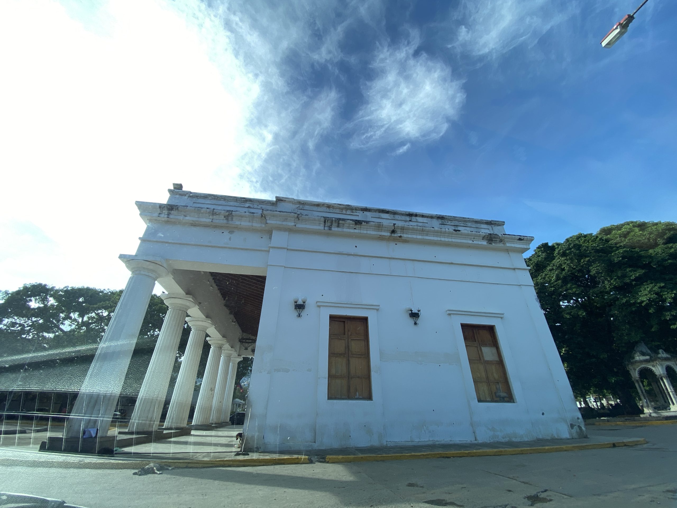 Imagen de la noticia: Nacionales: Servicios funerarios, para los venezolanos