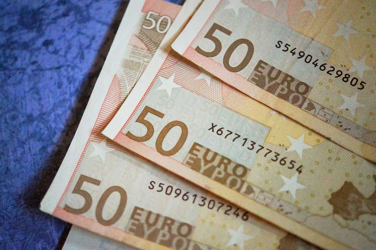 Imagen de la noticia: Rusia: Condenan a un ruso a 13 años de cárcel por donar 50 euros al ejército de Ucrania