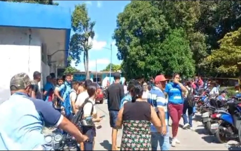 Imagen de la noticia: Nacionales: Víctima de intoxicación masiva en liceo de Portuguesa denuncia hermetismo en el caso