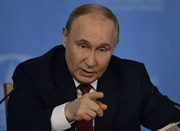 Imagen de la noticia: Rusia: Putin amenaza a Europa con una nueva carrera armamentista