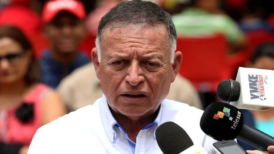 Imagen de la noticia: Arias Cárdenas anunció su retiro de la Embajada de Venezuela en México