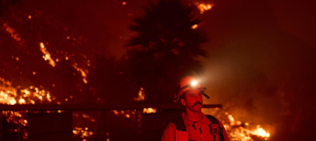 Imagen de la noticia: Estados Unidos: alerta por grave incendio en Malibú que sigue propagándose, evacúan a la población