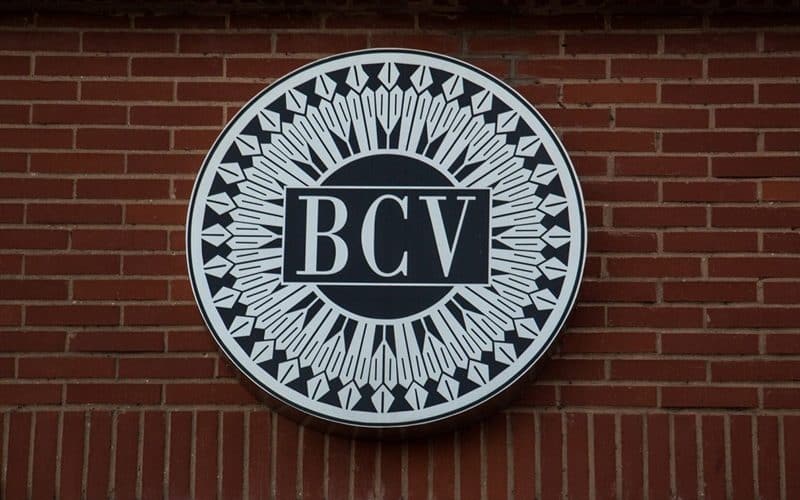 Imagen de la noticia: Nacionales: BCV hace la primera intervención cambiaria de 2025 por 50 millones de dólares