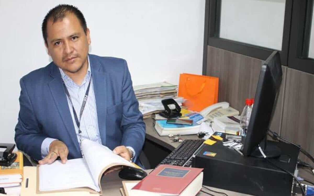 Imagen de la noticia: Ecuador: Más de 30 años de cárcel para asesinos de fiscal que indagaba asalto a canal de TV ecuatoriano