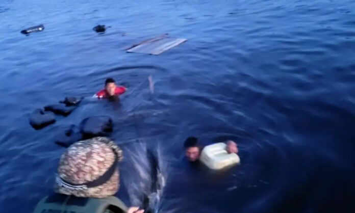 Imagen de la noticia: Colombia: Armada colombiana rescata a 4 venezolanos náufragos en el río Guaviare