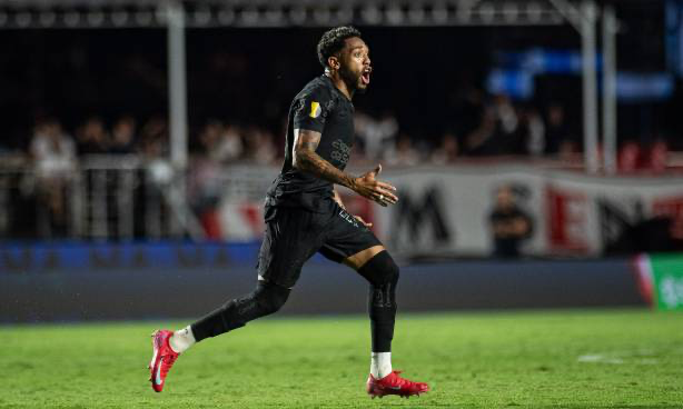 Imagen de la noticia: Futbol: José Andrés “El Brujo” Martínez anota su primer gol con Corinthians