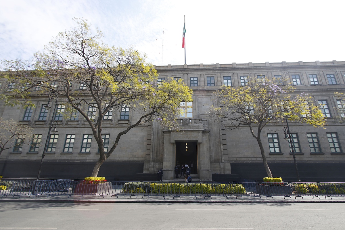 Imagen de la noticia: México: Suprema Corte avala penas de cárcel por el uso de IA para generar contenido sexual