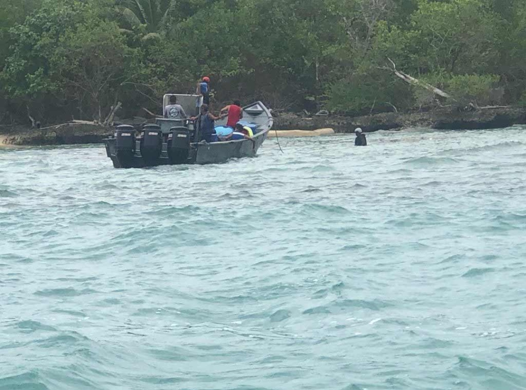 Imagen de la noticia: Panamá lamenta naufragio en Guna Yala y refuerza labores de rescate