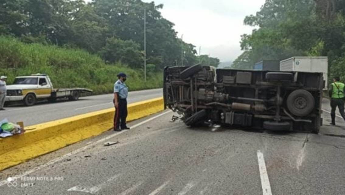 Imagen de la noticia: Nacionales: Reportan quince trabajadores heridos y congestionamiento