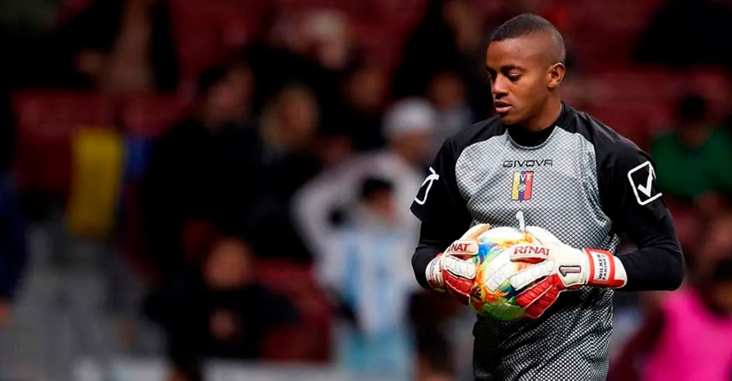 Imagen de la noticia: Futbol: Oficializan partida de Wuilker Fariñez al fútbol colombiano