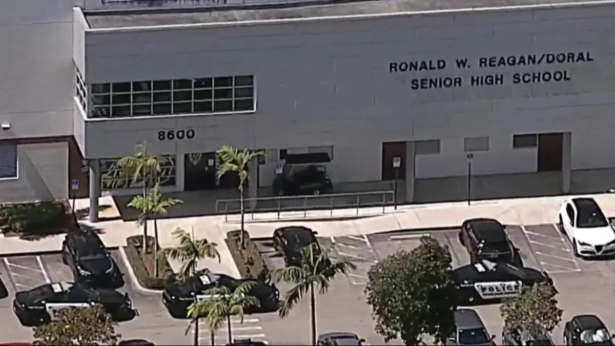 Imagen de la noticia: Estados Unidos: Amenaza de bomba obligó a evacuar escuela del Doral