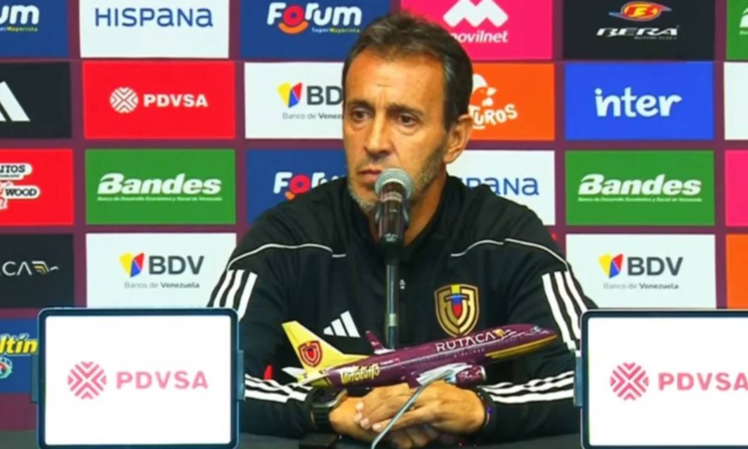 Imagen de la noticia: Futbol: Fernando “Bocha” Batista sabe que Venezuela necesita ganar