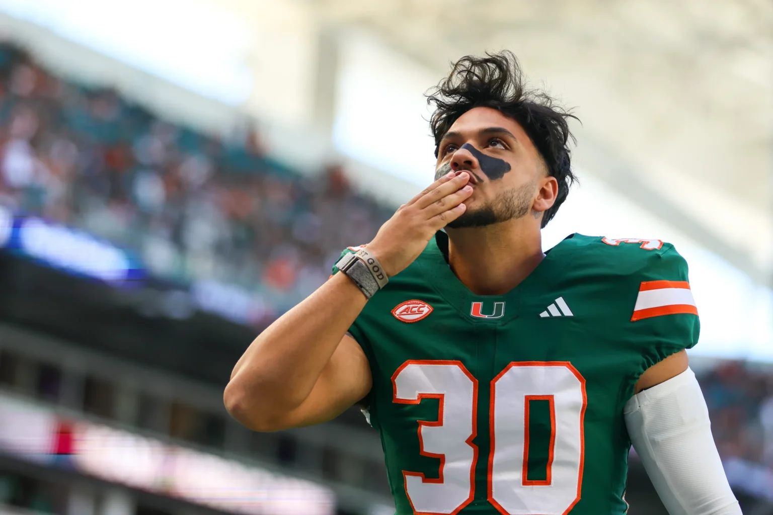 Imagen de la noticia: Andrés Borregales, el venezolano seleccionado por los Patriots en el Draft de la NFL