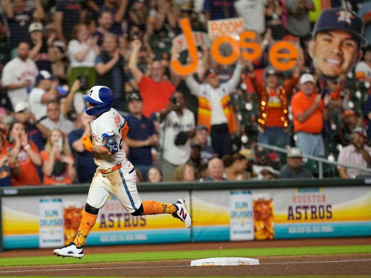 Imagen de la noticia: José Altuve lideró remontada de Astros sobre Tigres con su cuarto jonrón de la temporada